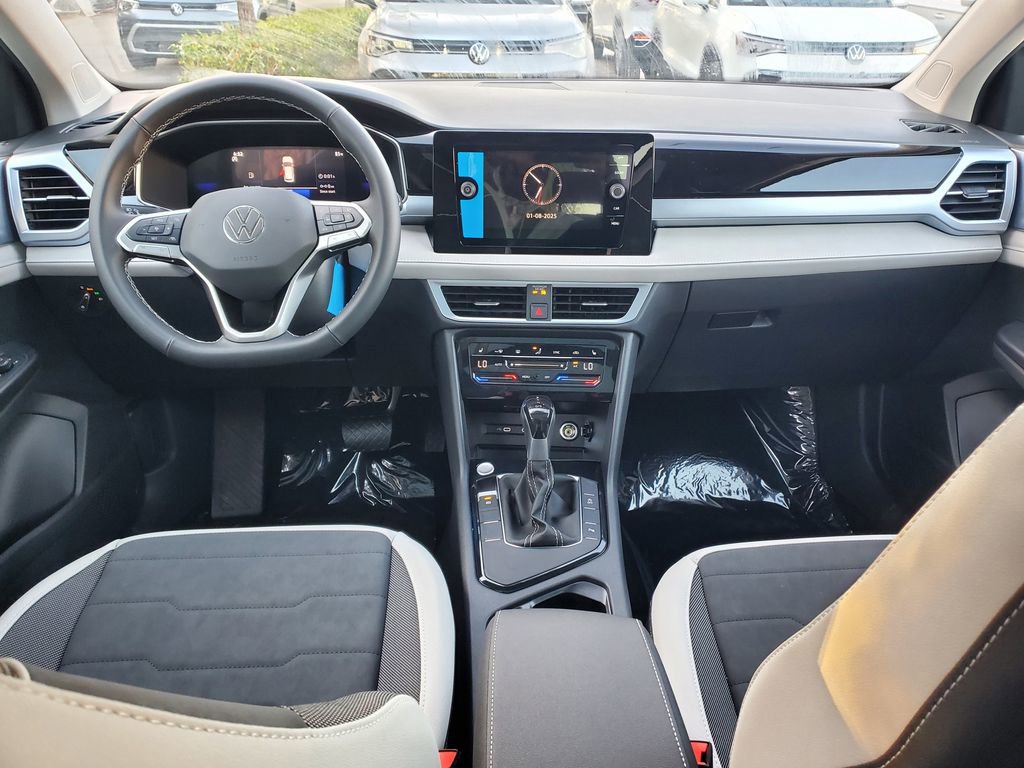 New 2026 Volkswagen Taos SE image 6