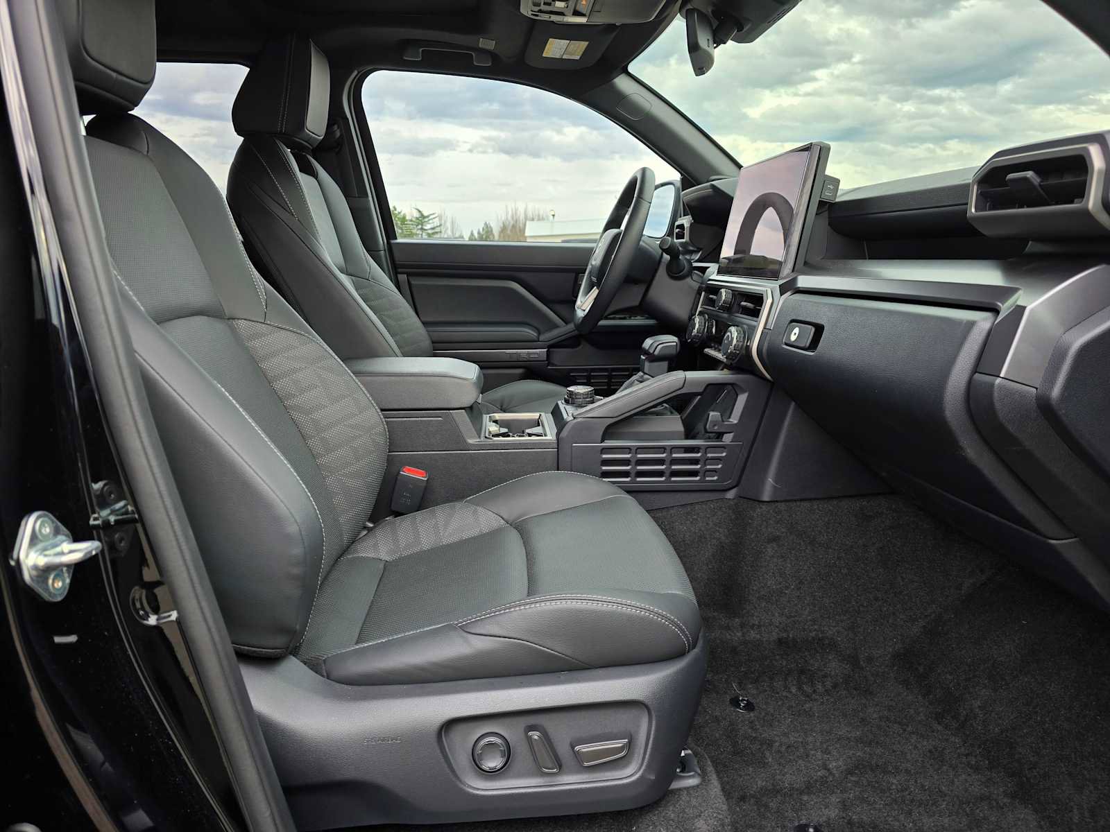 Certified 2025 Toyota 4Runner TRD Off-Road Premium image 11