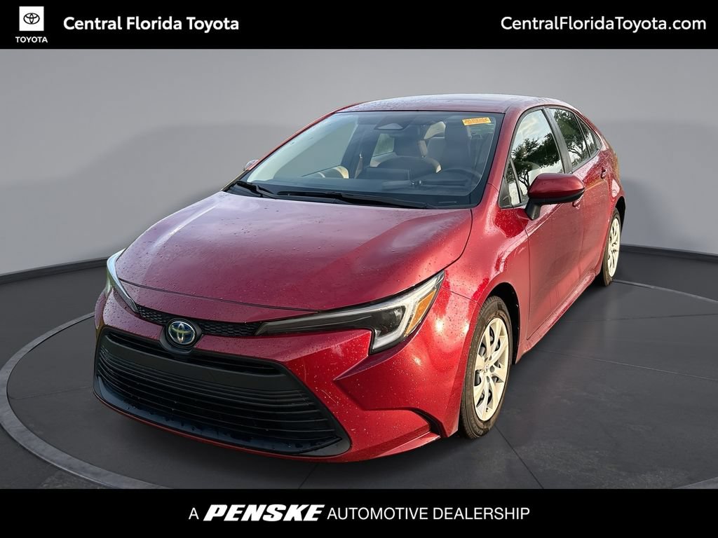 Used 2025 Toyota Corolla LE FWD image 1