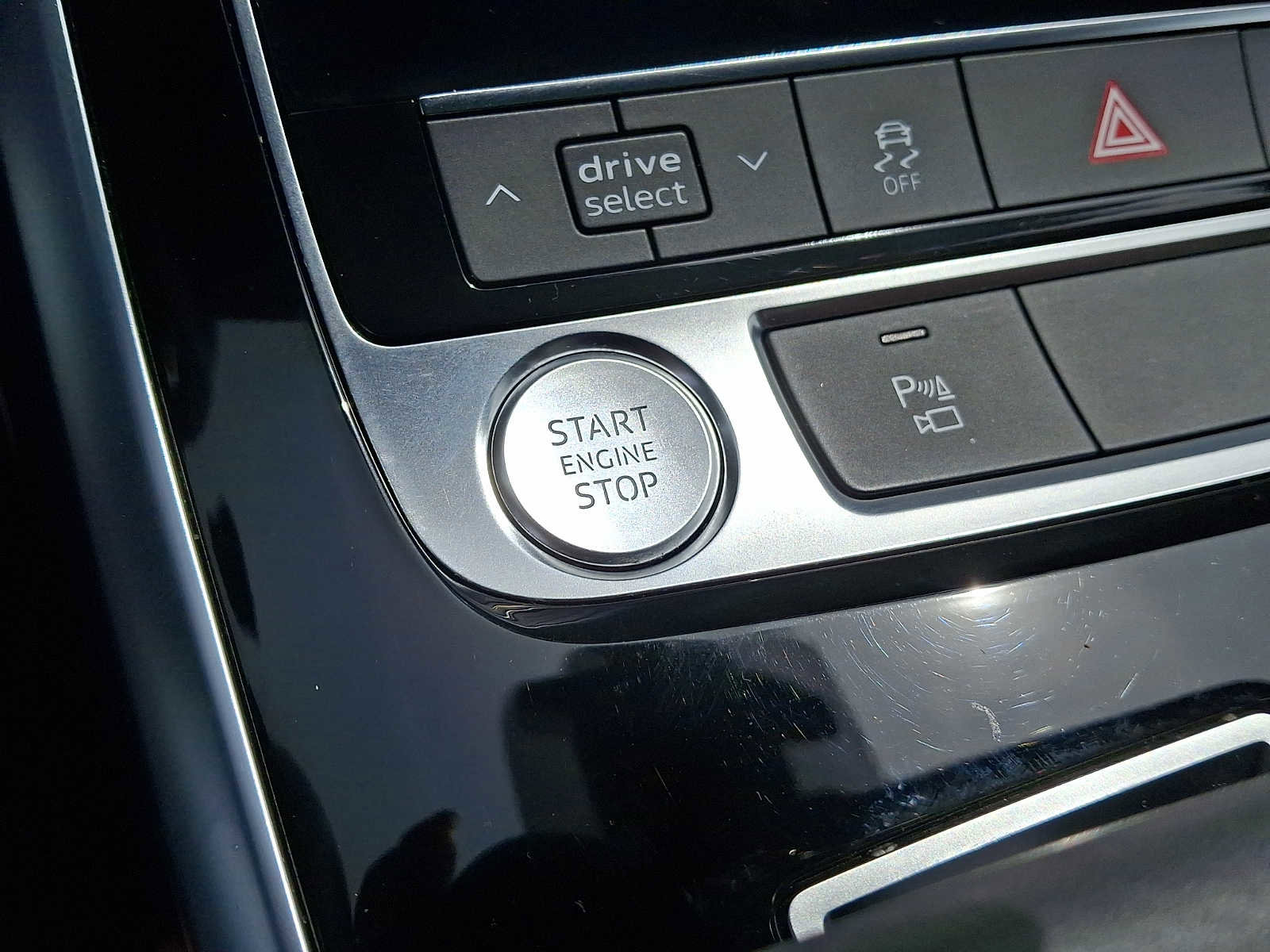 Used 2020 Audi Q7 2.0T Premium Plus w/ Premium Plus Package AWD/4WD image 25