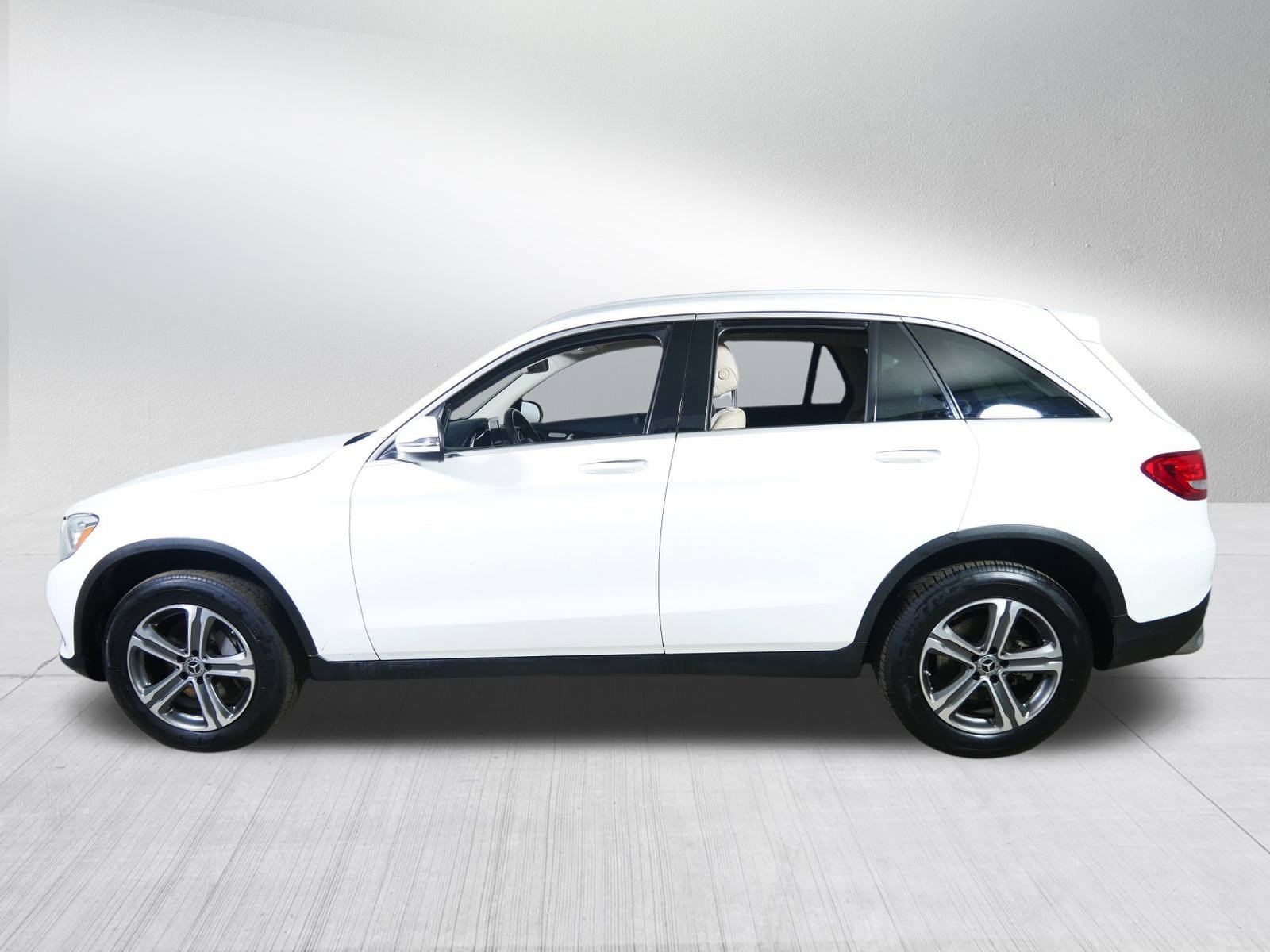 Used 2019 Mercedes-Benz GLC 300 4MATIC image 4