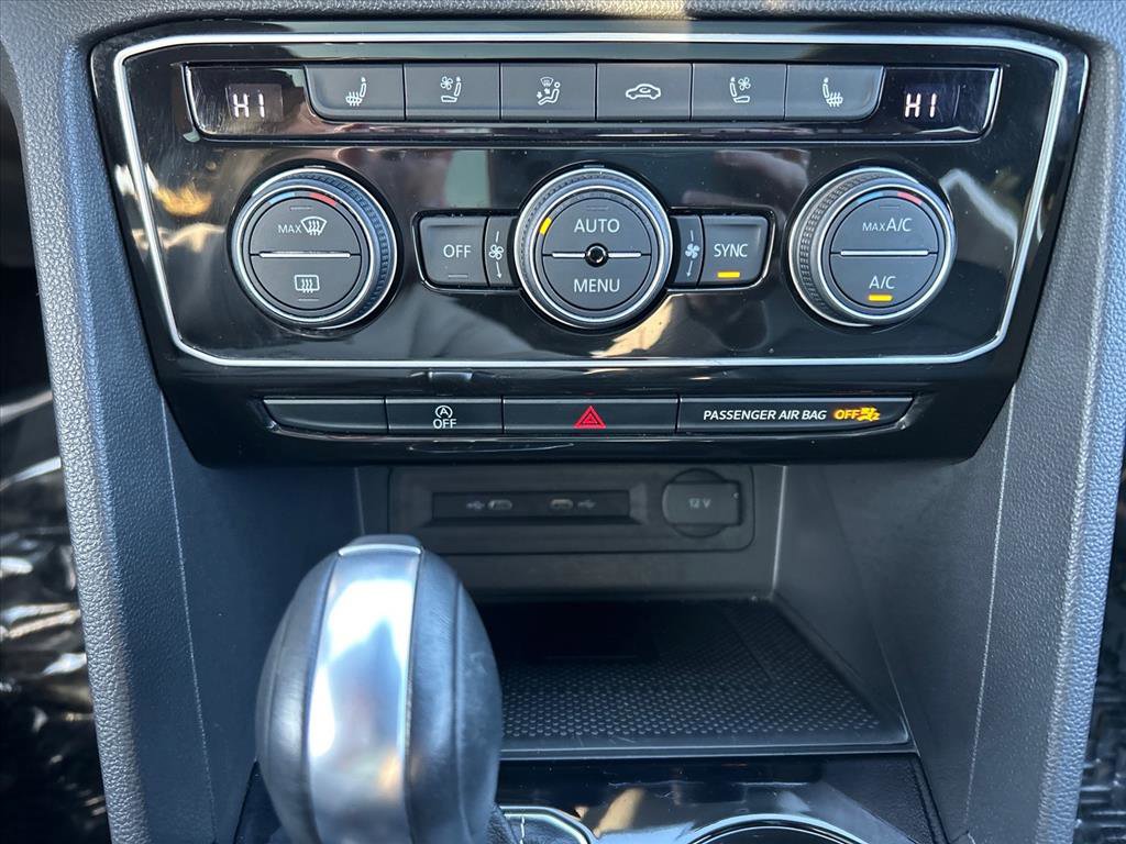 Used 2021 Volkswagen Atlas Cross Sport SEL Premium image 31