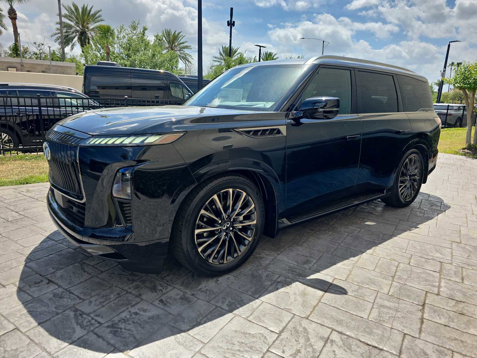 New 2026 INFINITI QX80 Autograph w/ Premium Cargo Package image 7