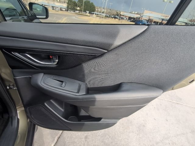 Used 2025 Subaru Outback Premium image 29