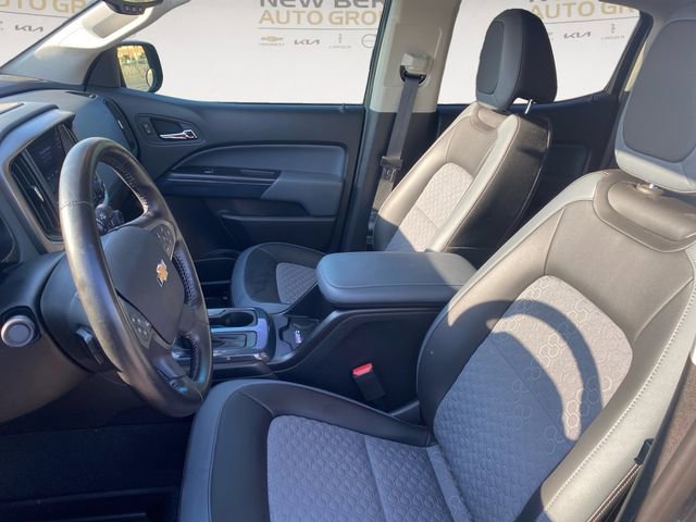 Used 2022 Chevrolet Colorado Z71 AWD/4WD image 9
