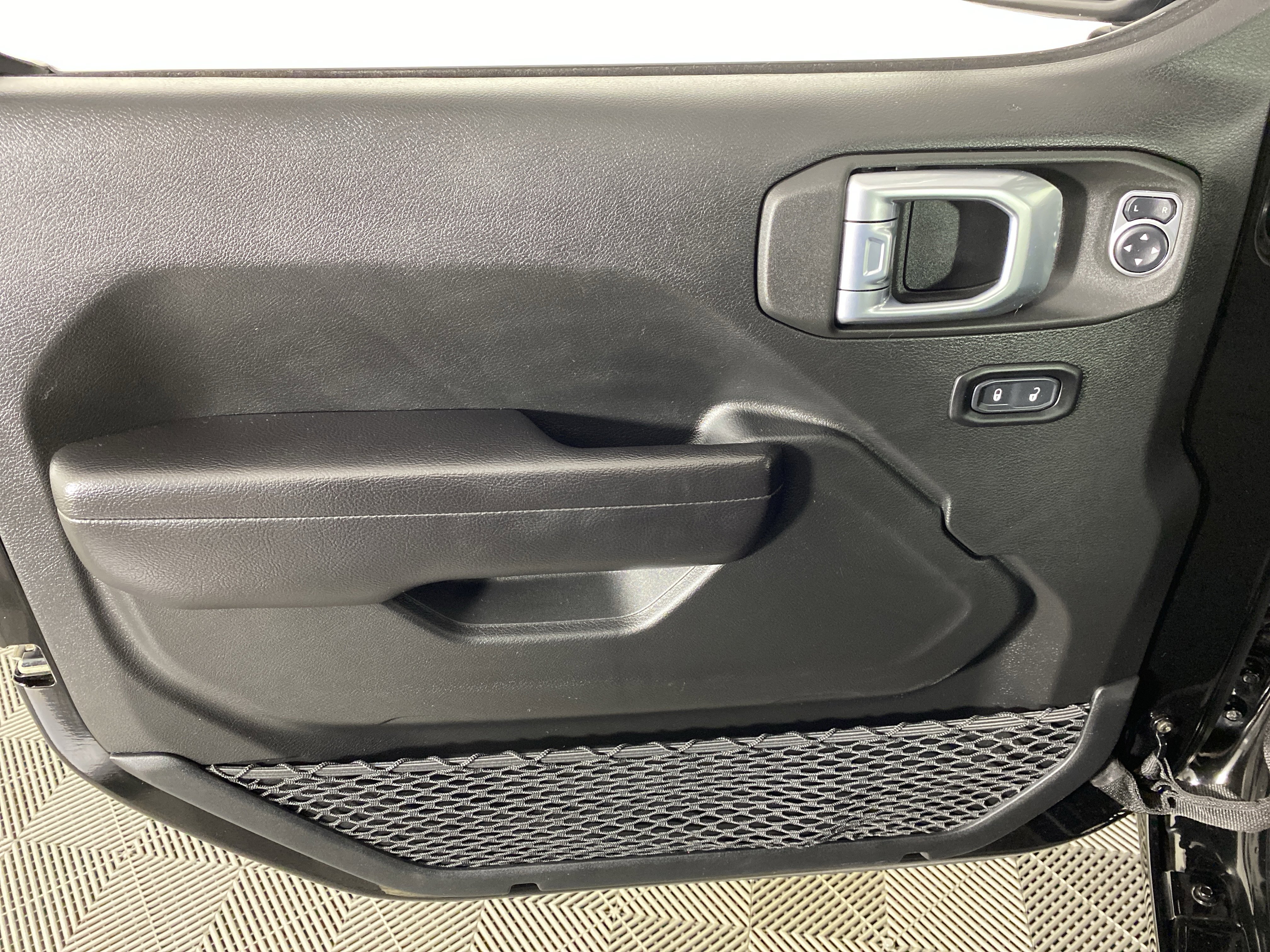 Used 2021 Jeep Wrangler Unlimited Sport AWD/4WD image 13