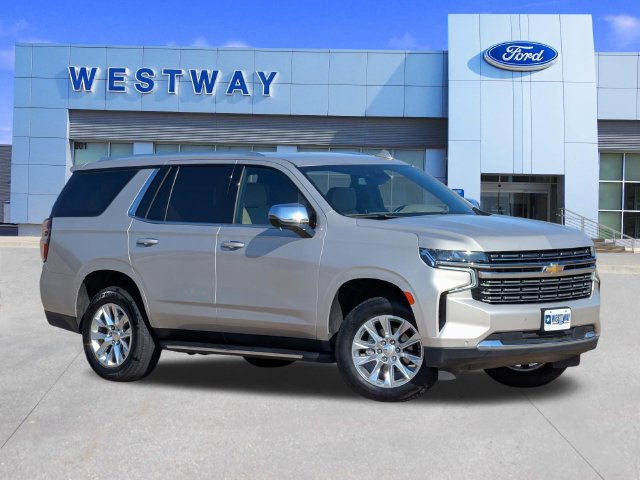 Used 2024 Chevrolet Tahoe Premier RWD image 1