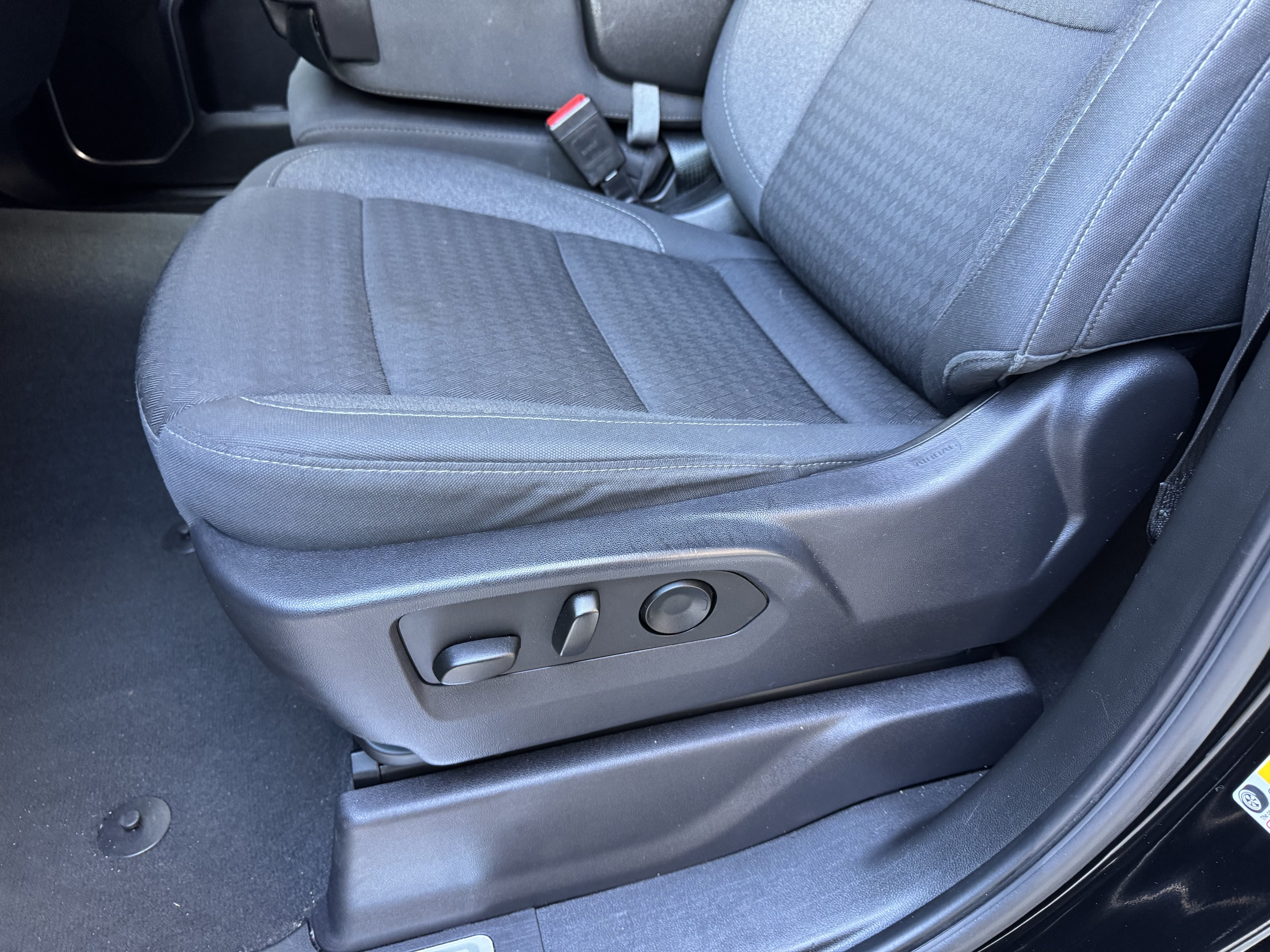 Used 2023 Chevrolet Silverado 1500 LT w/ Protection Package AWD/4WD image 14