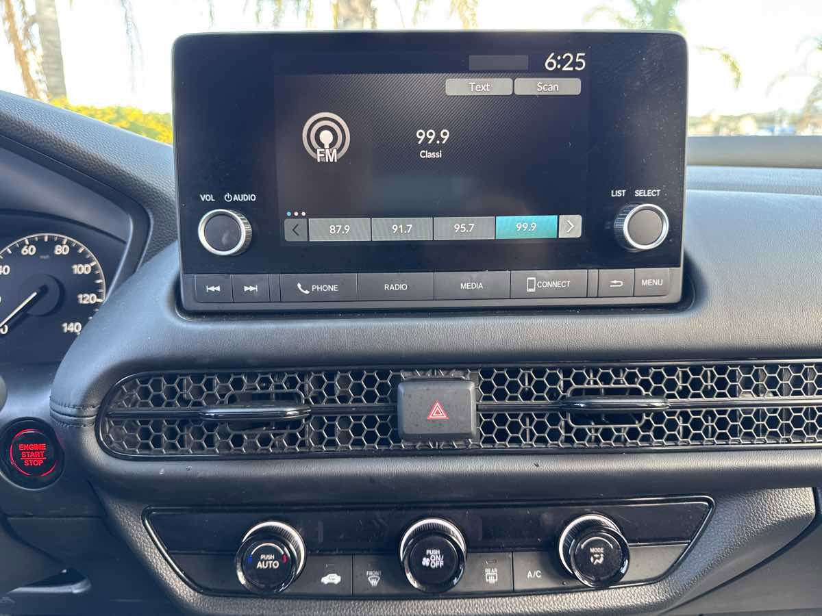 Used 2025 Honda HR-V LX image 27