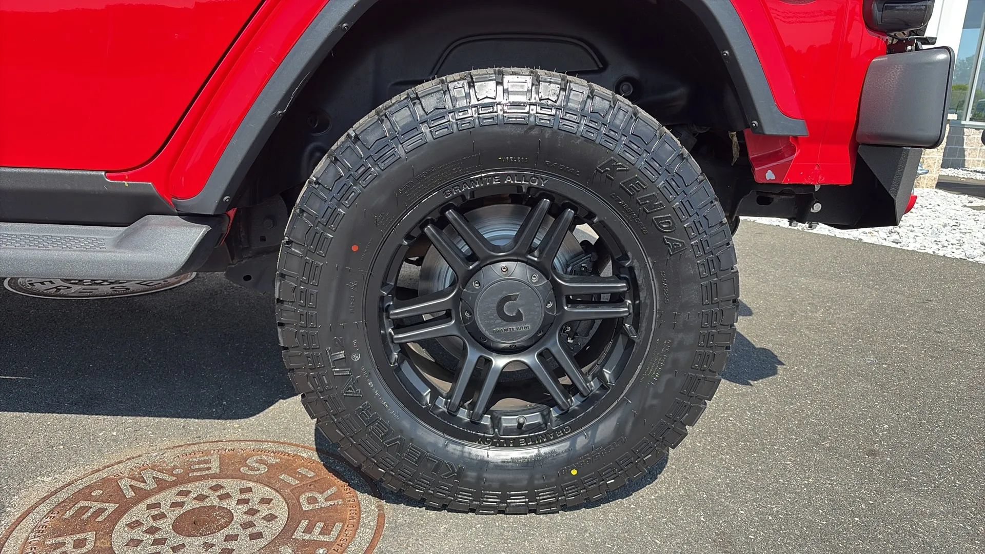 Used 2021 Jeep Wrangler Unlimited Sahara w/ Uconnect 4C Nav & Sound Group AWD/4WD image 16