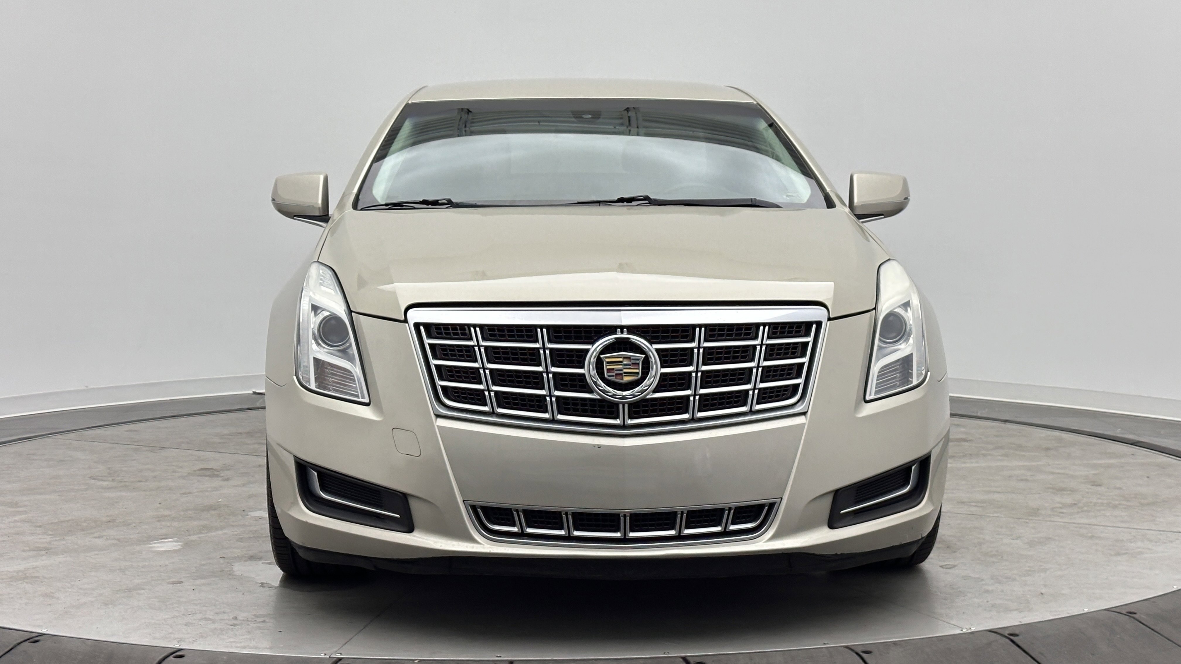 Used 2015 Cadillac XTS FWD image 2