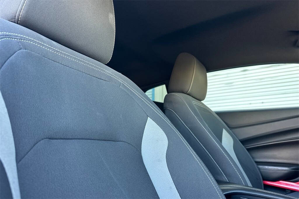 Used 2018 Chevrolet Camaro LT w/ RS Package image 16