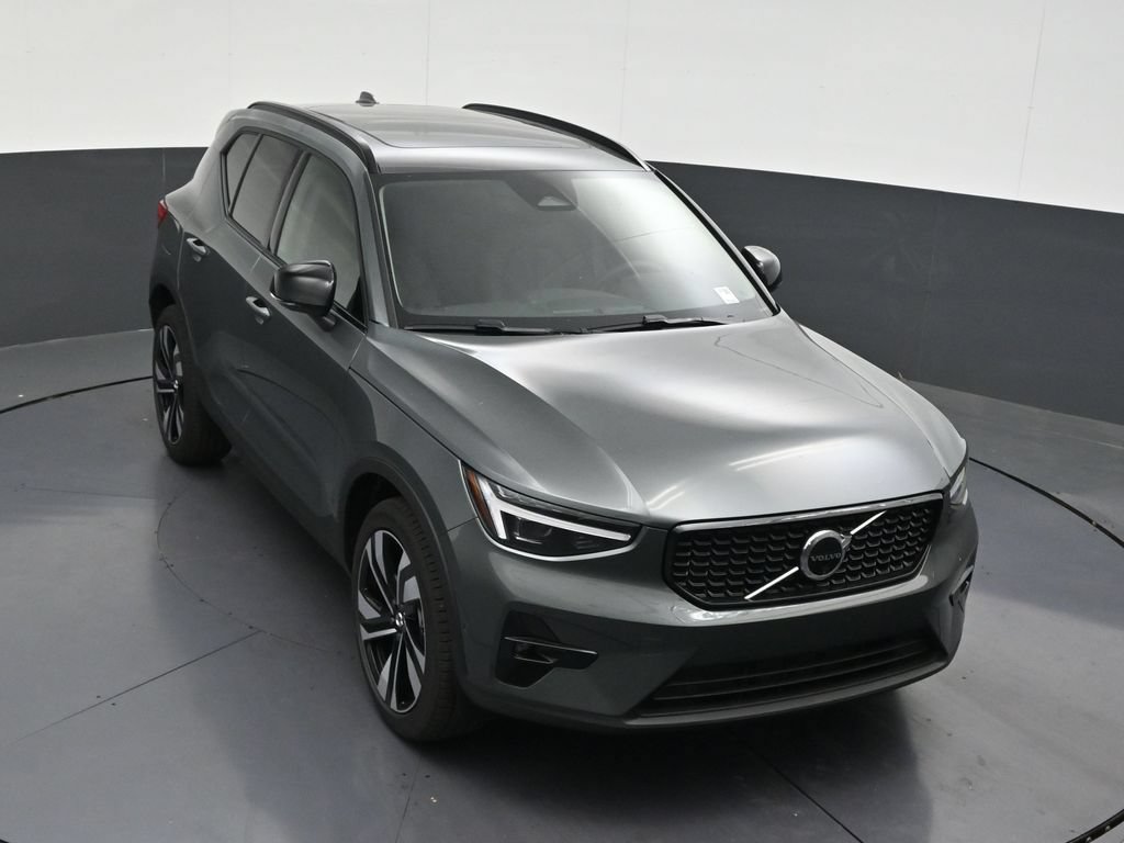 New 2026 Volvo XC40 B5 Plus w/ Climate Package AWD/4WD image 19