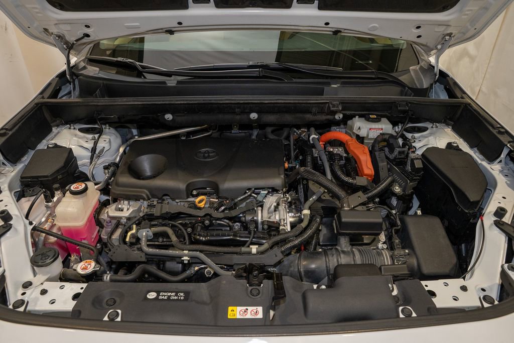 Used 2021 Toyota RAV4 XLE image 21