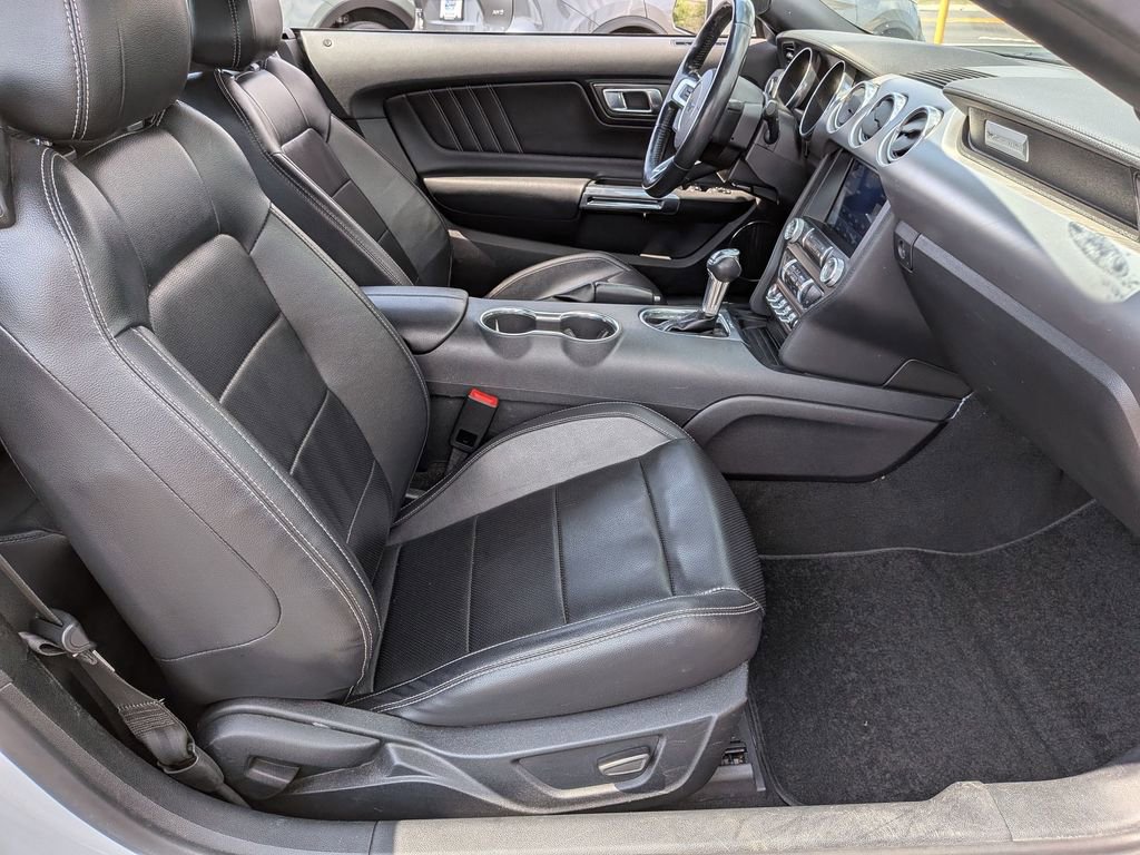 Used 2022 Ford Mustang Premium image 19