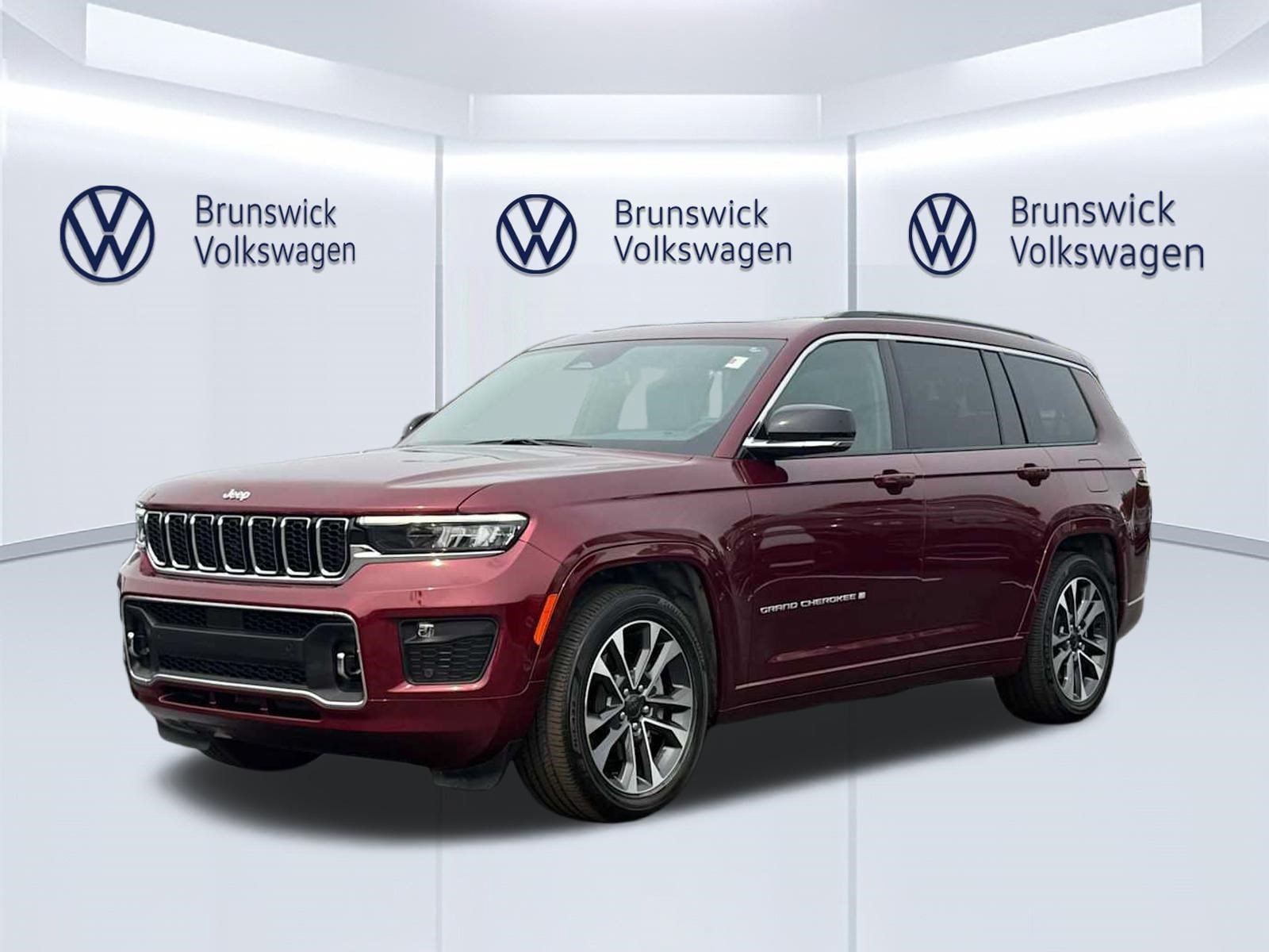 Used 2024 Jeep Grand Cherokee L Overland w/ Luxury Tech Group IV AWD/4WD image 1