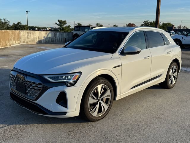 Used 2024 Audi Q8 e-tron Premium Plus AWD/4WD image 6