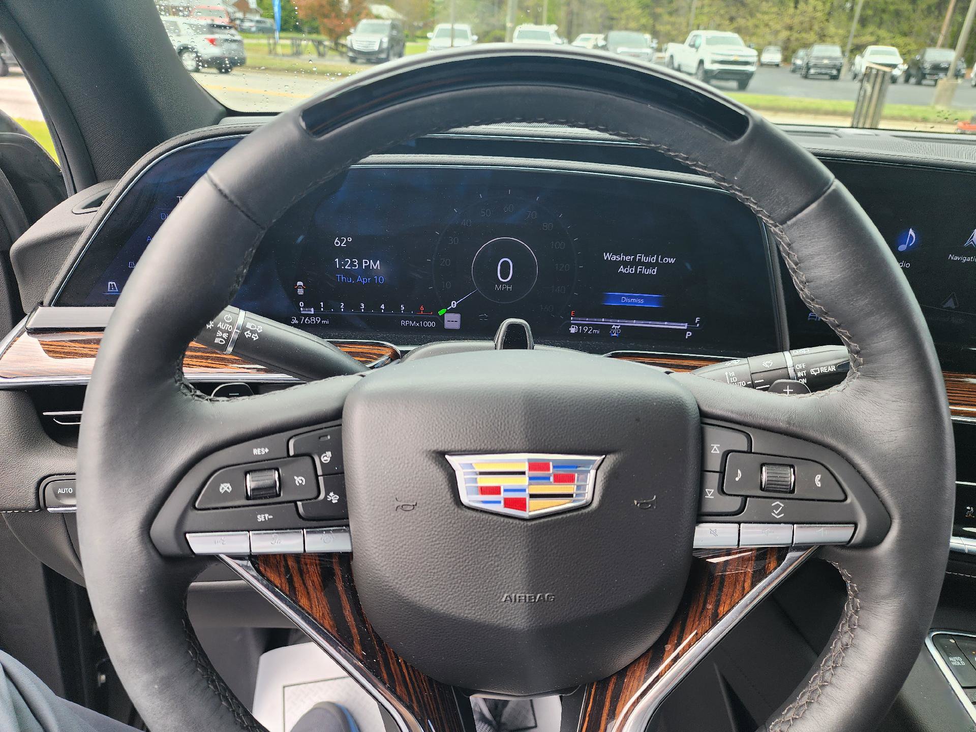 Used 2023 Cadillac Escalade Premium Luxury AWD/4WD image 16