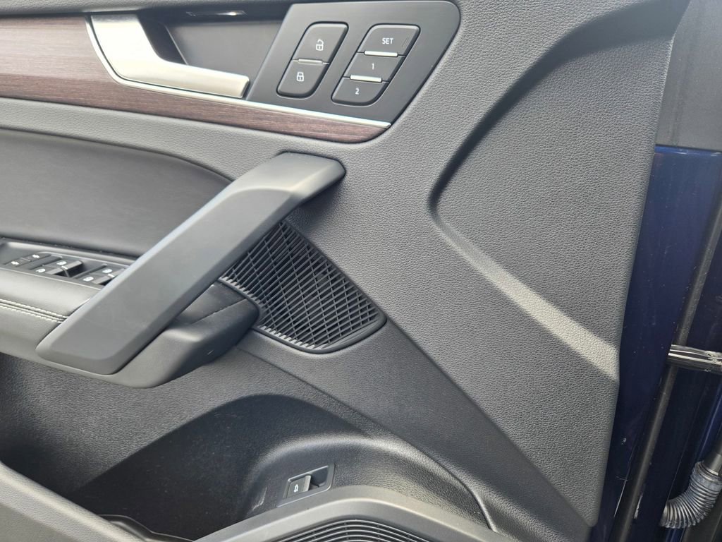 Used 2021 Audi Q5 2.0T Premium Plus w/ Premium Plus Package AWD/4WD image 14