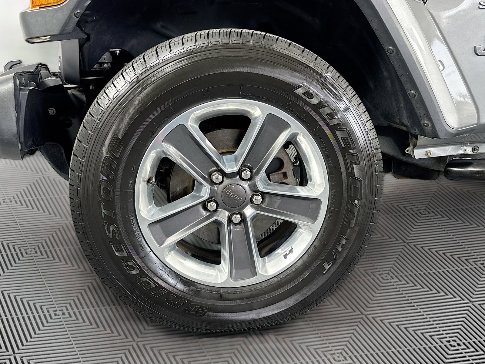 Used 2020 Jeep Wrangler Unlimited Sahara AWD/4WD image 29