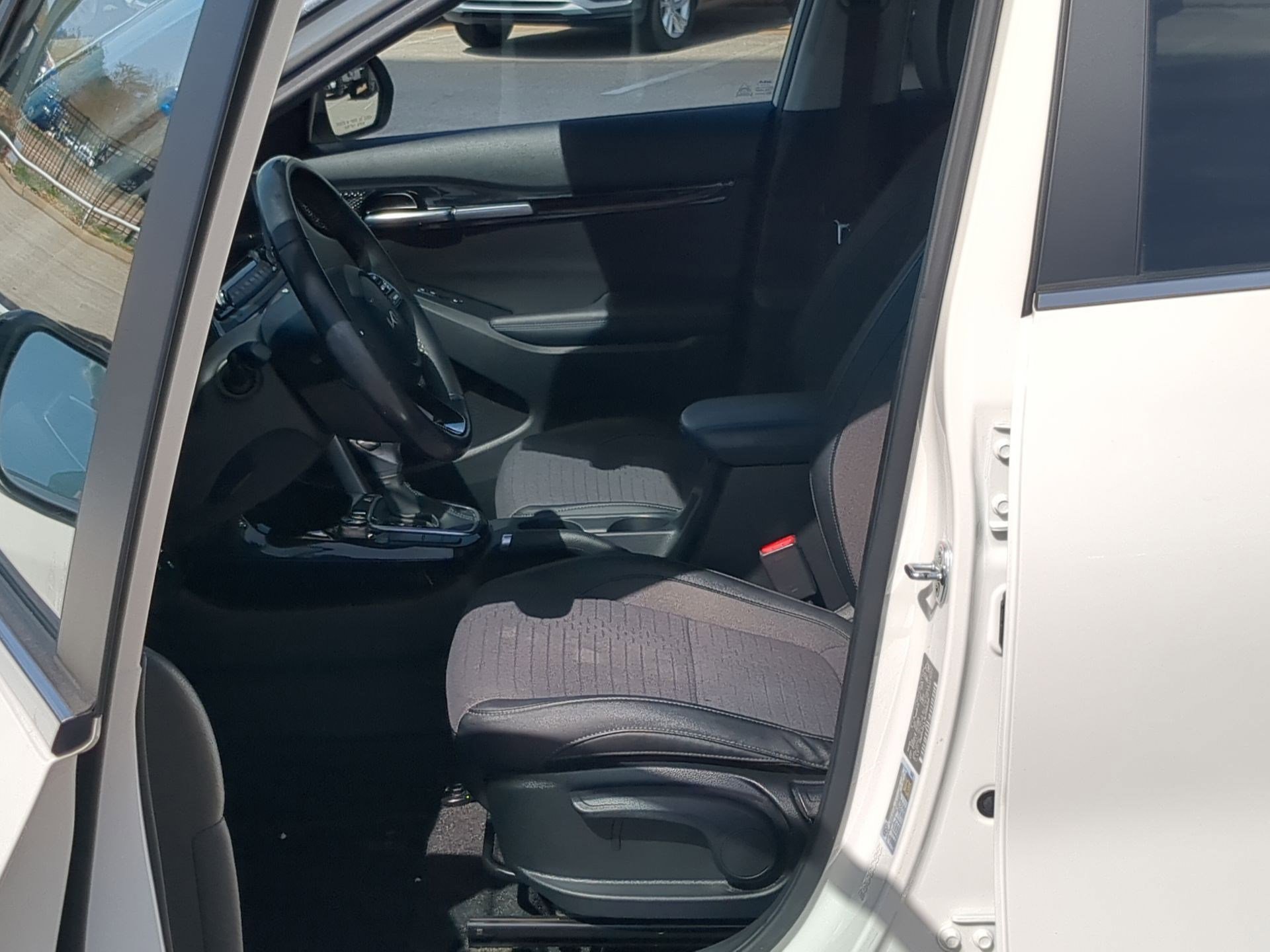 Certified 2022 Kia Seltos S image 11