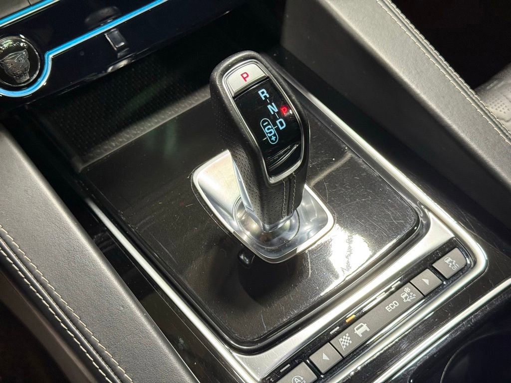 Used 2020 Jaguar F-PACE SVR AWD/4WD image 34