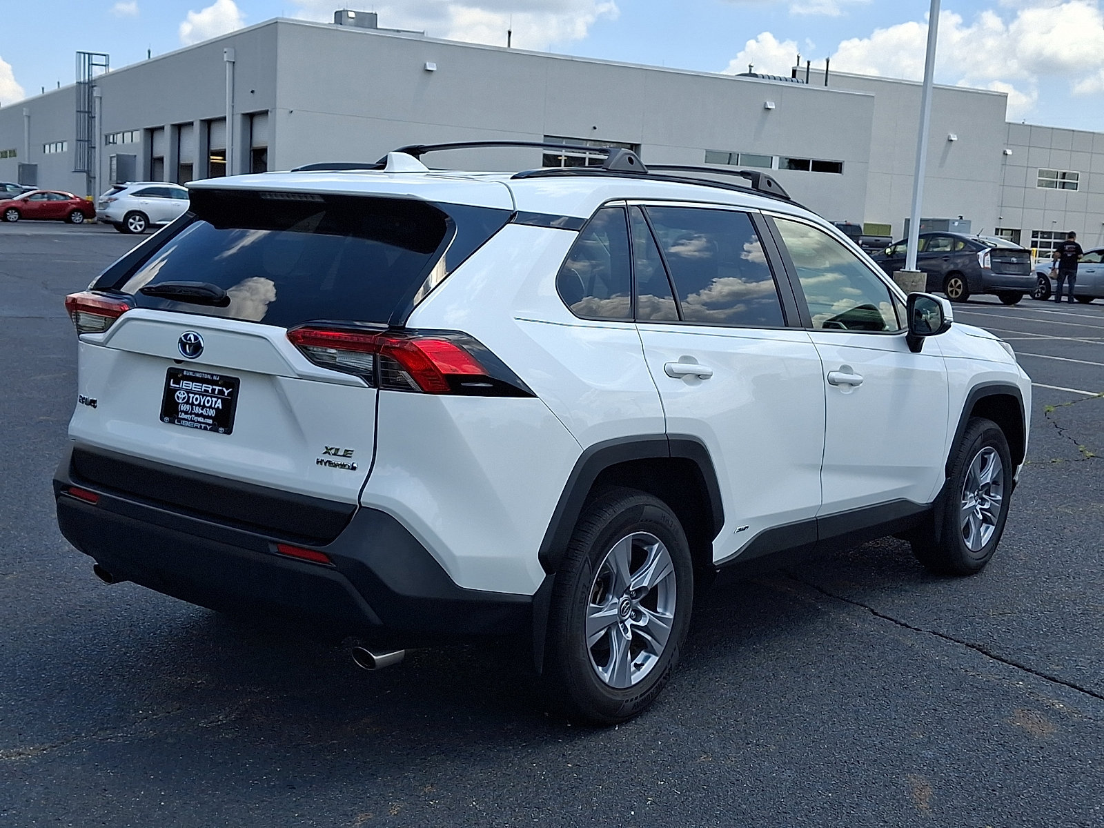 Used 2023 Toyota RAV4 XLE w/ XLE Grade Weather Package AWD/4WD image 5
