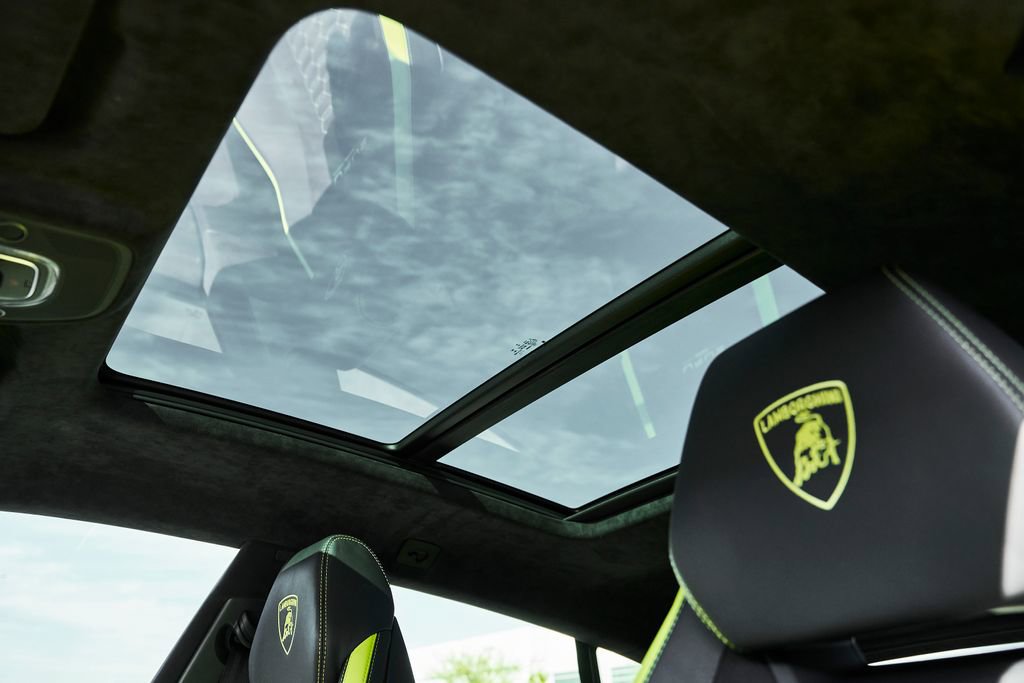 Used 2022 Lamborghini Urus AWD/4WD image 50