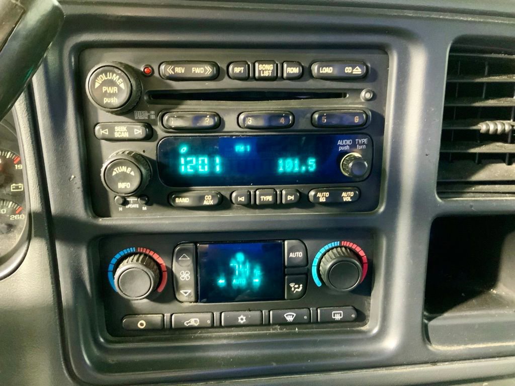 Used 2006 Chevrolet Silverado 1500 LT w/ Onstar Plus Package image 16