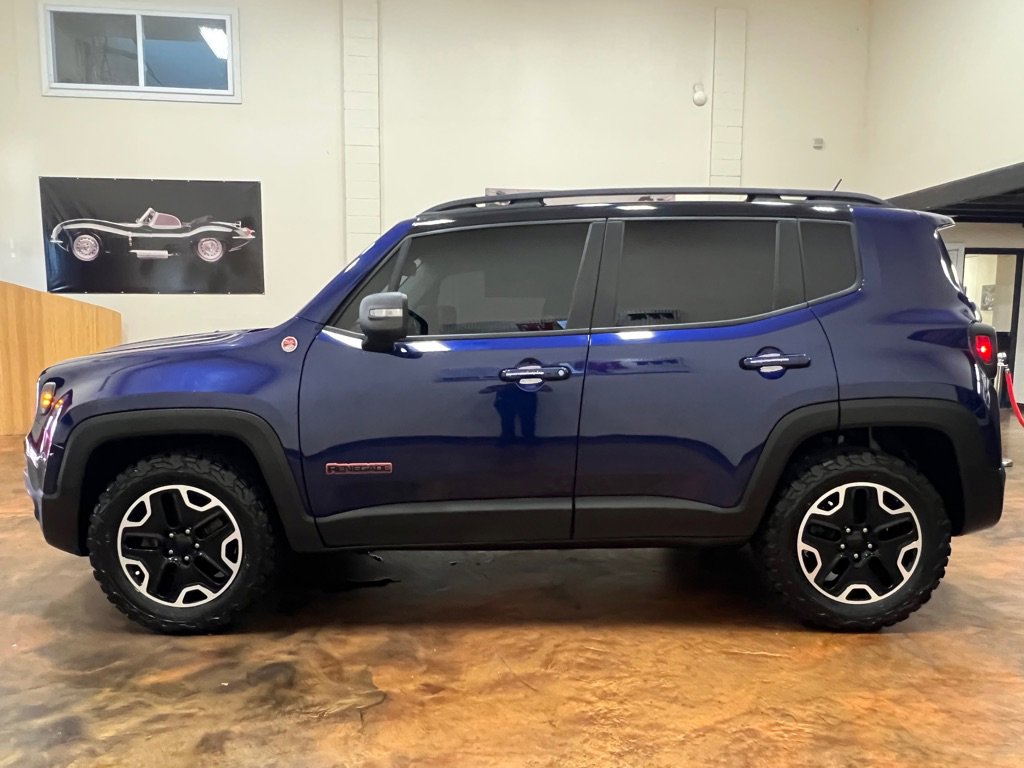 Used 2017 Jeep Renegade Trailhawk w/ Premium Trailhawk Package AWD/4WD image 6