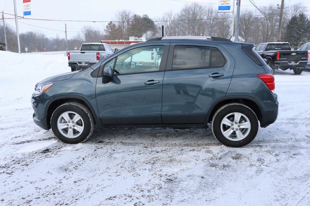 Used 2022 Chevrolet Trax LT w/ LT Convenience Package image 27