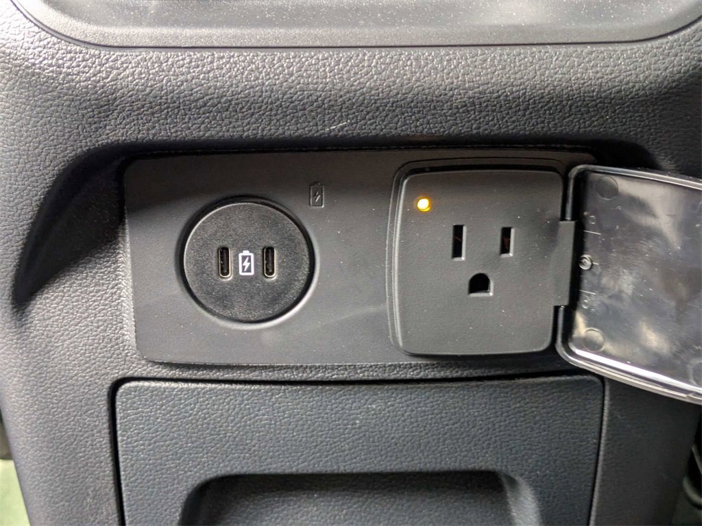 Used 2025 Ford Explorer Platinum w/ Ultimate Package image 17