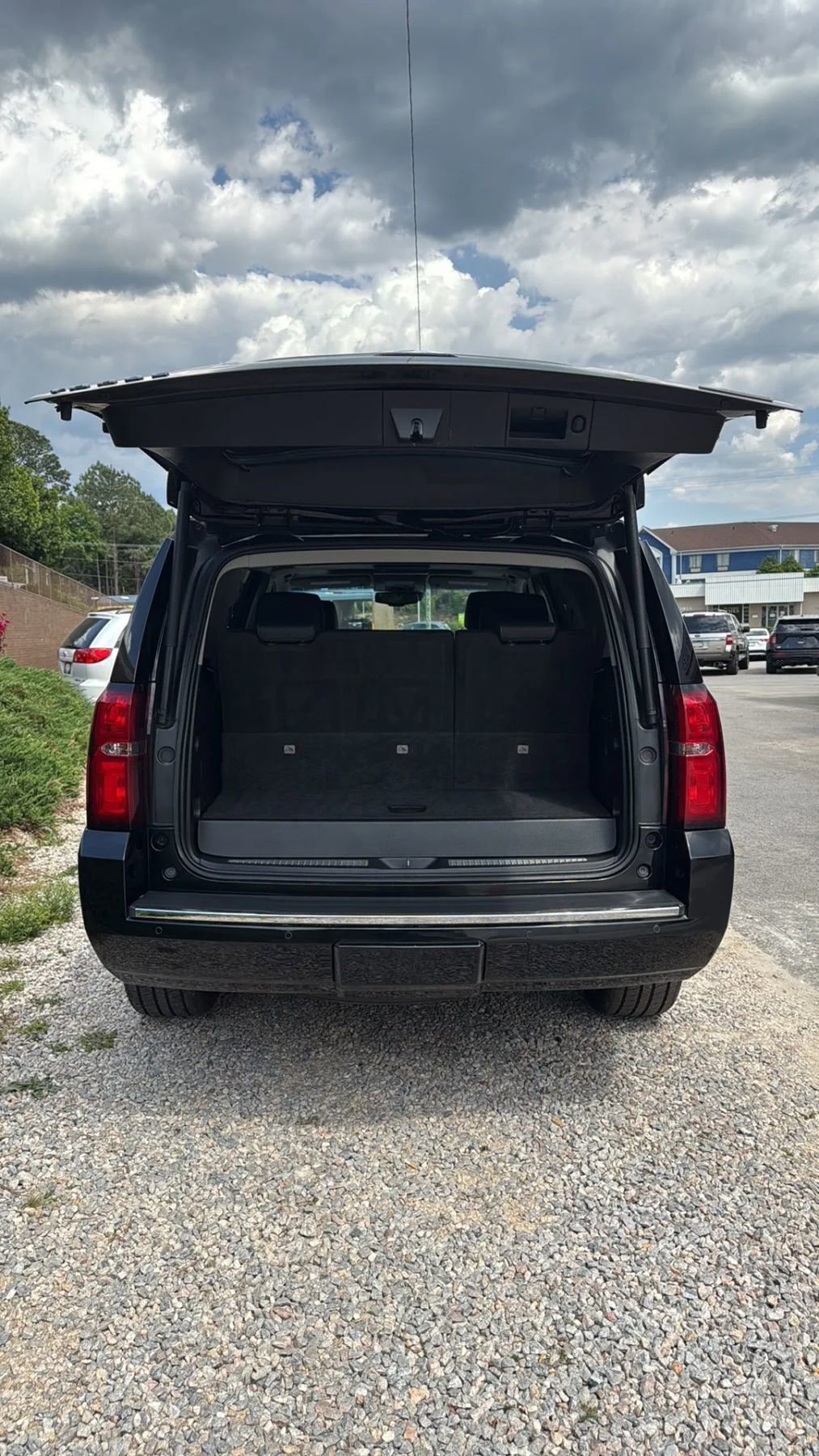 Used 2018 Chevrolet Tahoe Premier AWD/4WD image 10