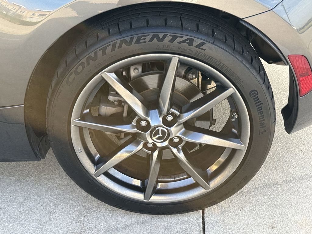 Used 2019 MAZDA MX-5 Miata RF Grand Touring RWD image 30