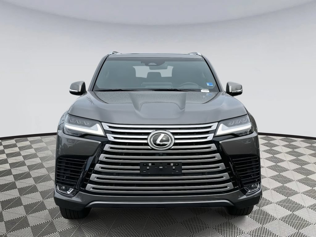 Used 2025 Lexus LX 600 4WD w/ Accessory Package (Z1) image 6