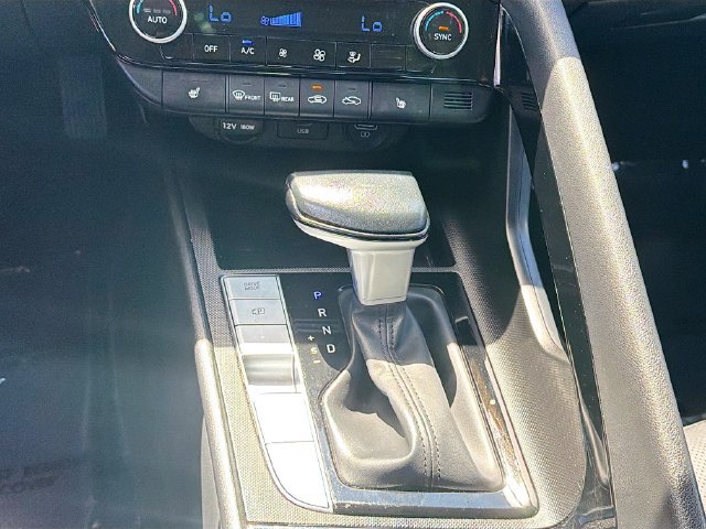 Used 2023 Hyundai Elantra Limited FWD image 18