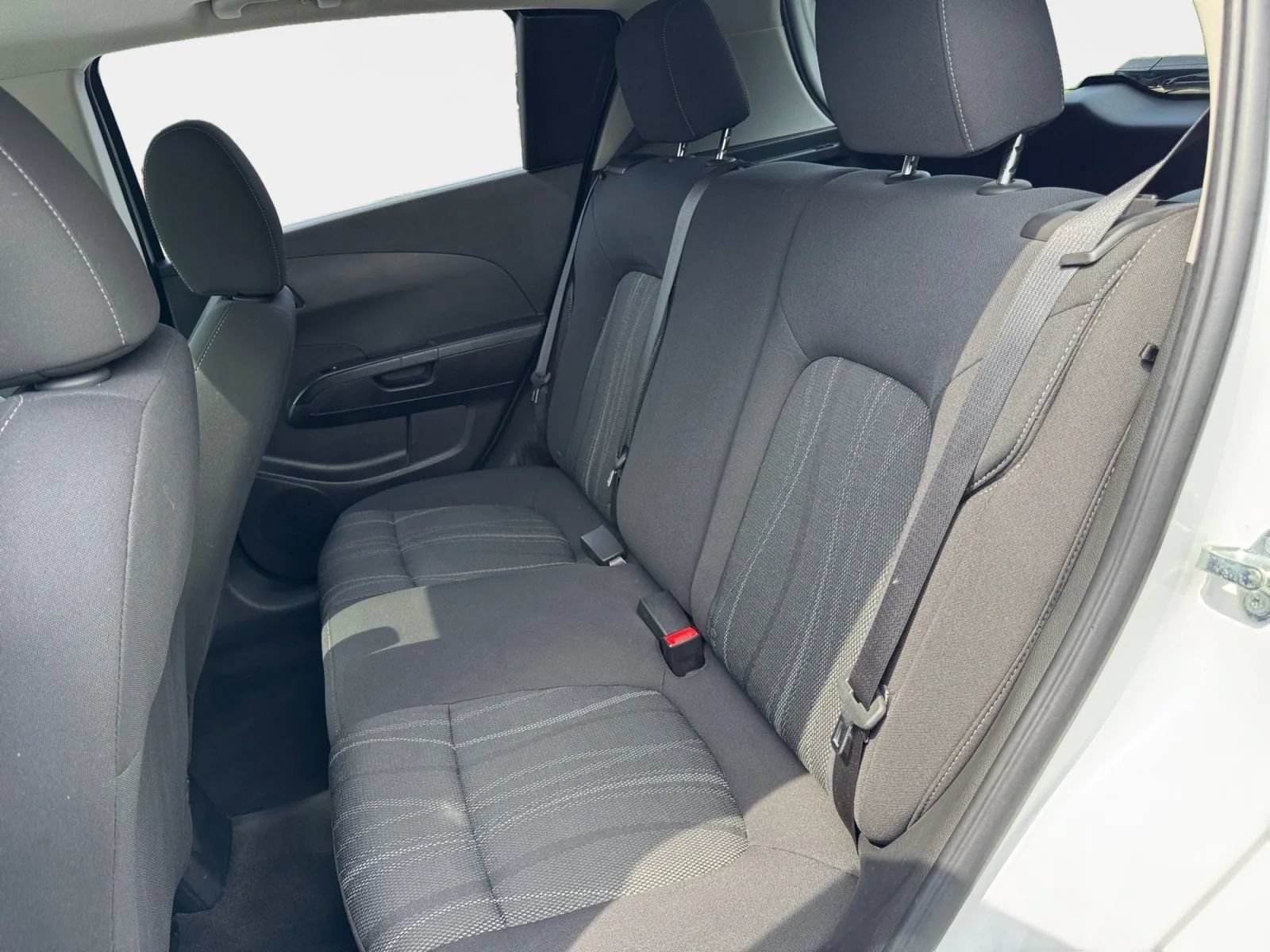 Used 2015 Chevrolet Sonic LT w/ Fun and Sun Package FWD image 11