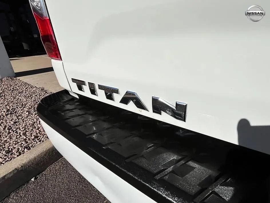 Used 2017 Nissan Titan S AWD/4WD image 26