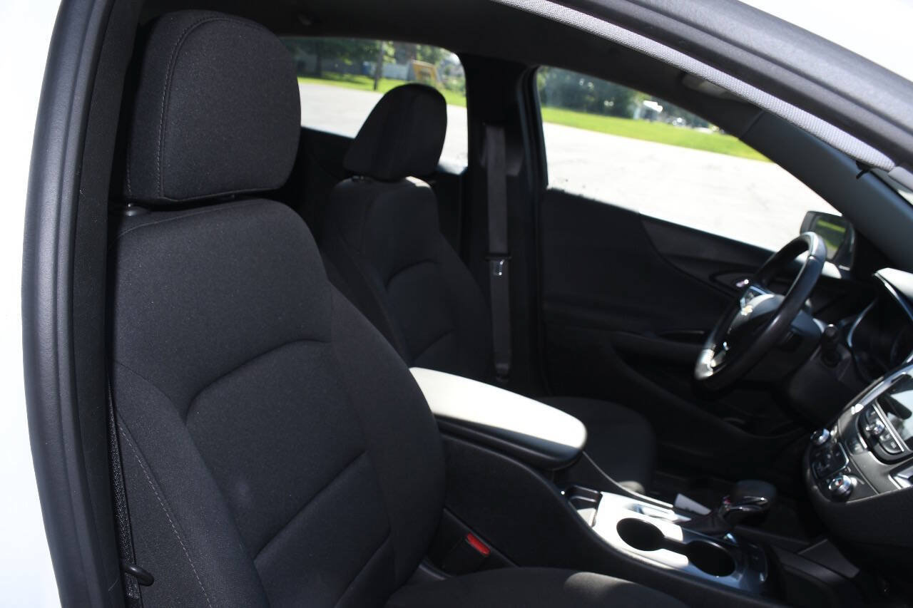 Used 2021 Chevrolet Malibu RS FWD image 21