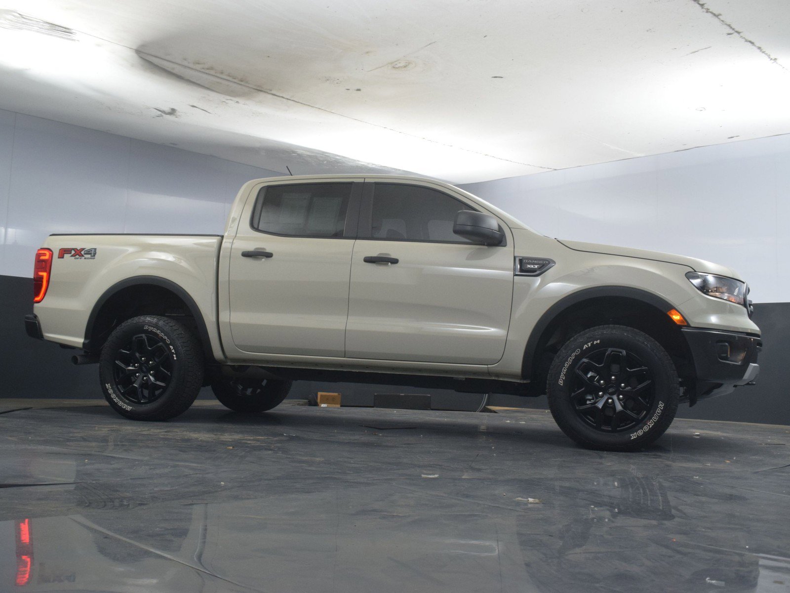 Used 2018 Alfa Romeo Stelvio Ti Sport image 41