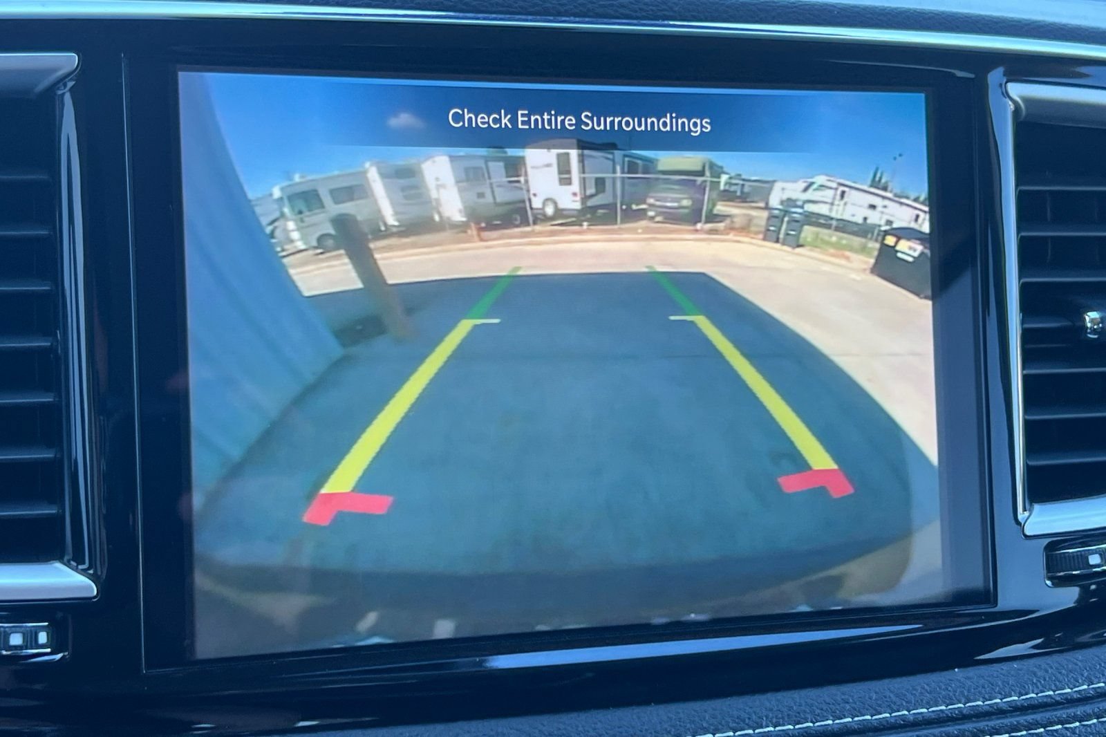 Used 2024 Chrysler Pacifica Limited FWD image 25