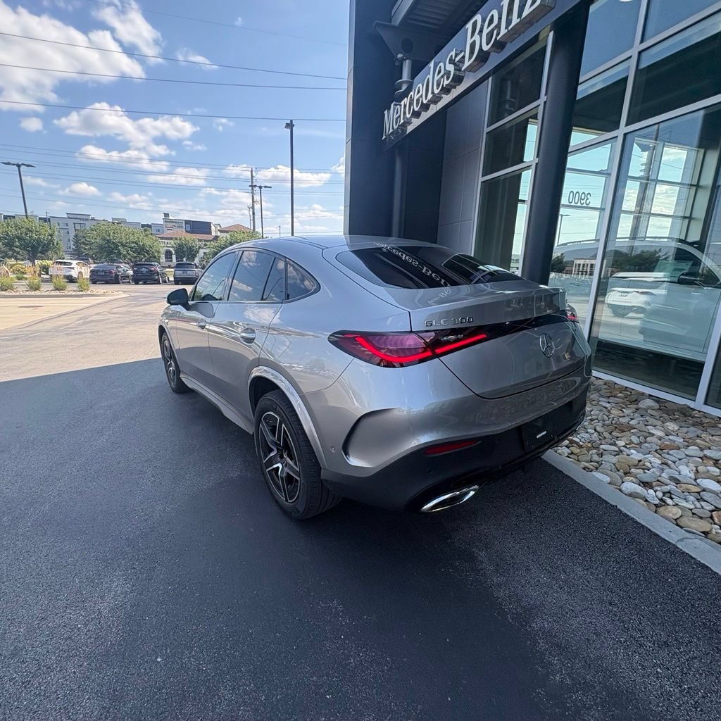 Used 2024 Mercedes-Benz GLC 300 4MATIC image 8