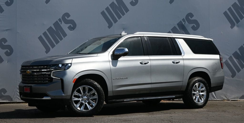 Used 2023 Chevrolet Suburban Premier RWD image 1