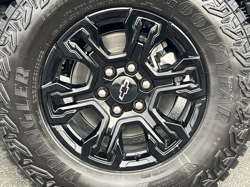 New 2026 Chevrolet Silverado 1500 ZR2 image 32