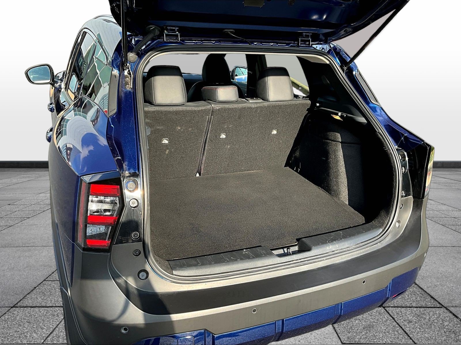 Certified 2025 Nissan Kicks SR AWD/4WD image 9