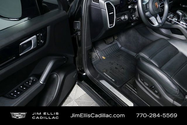 Used 2022 Porsche Cayenne Coupe image 9
