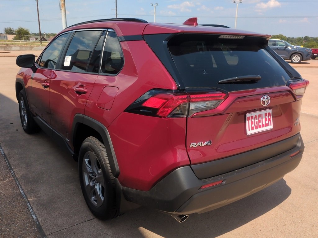 New 2025 Toyota RAV4 LE image 5