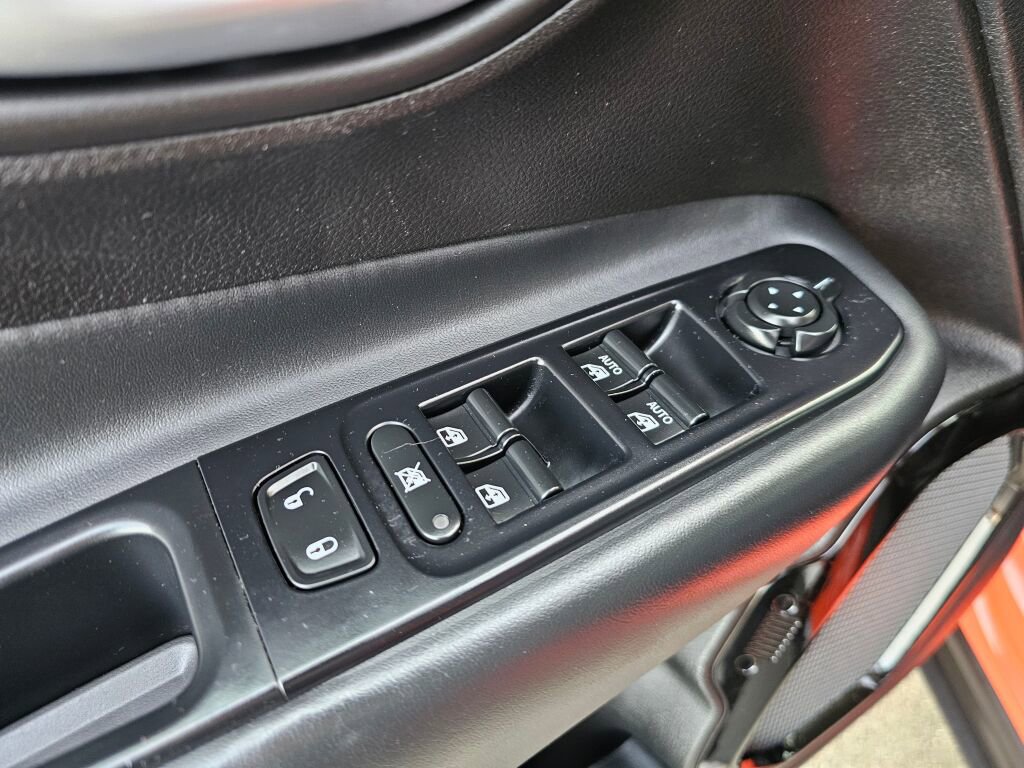 Used 2017 Jeep Renegade Altitude w/ Safety & Security Group image 19