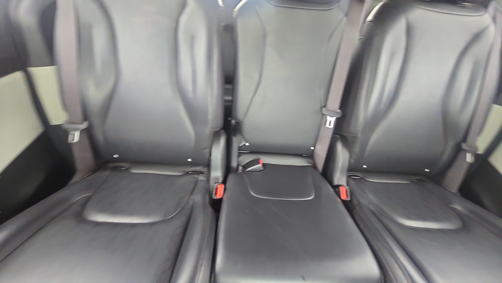 Used 2023 Kia Carnival LX FWD image 10
