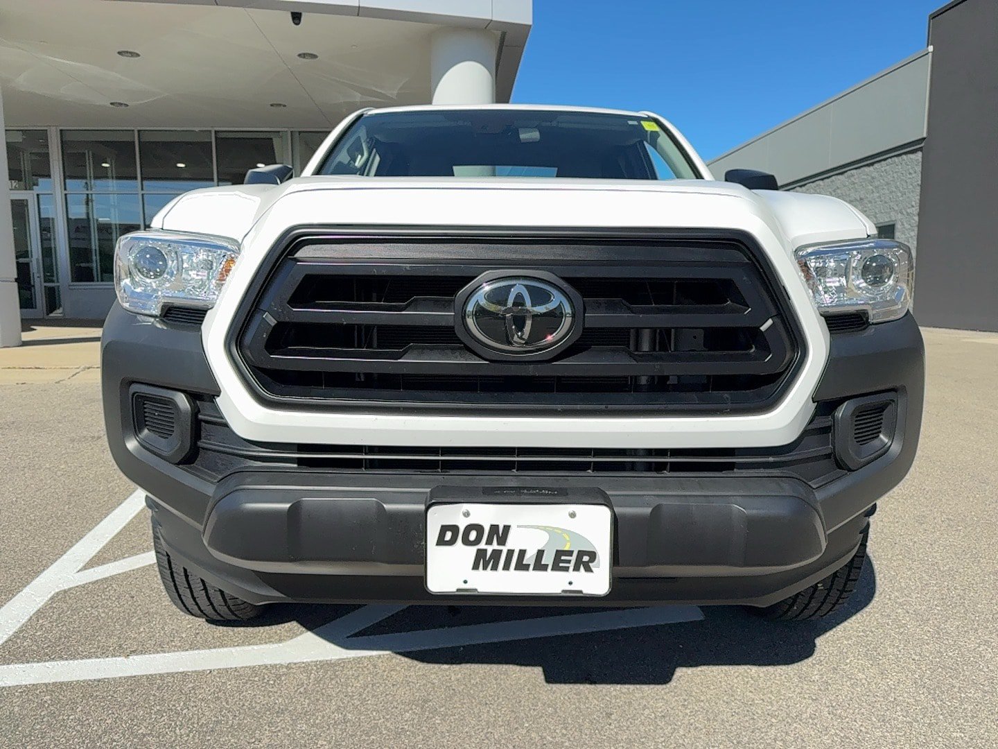Used 2022 Toyota Tacoma 2WD Access Cab image 2